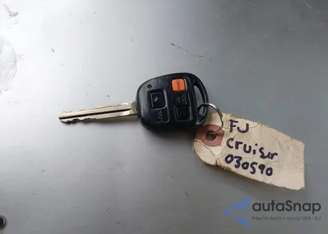 2008 Toyota Fj Cruiser z USA, uszkodzony, nr VIN JTEBU11F68K030590